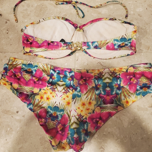 Bathing suit - Picture 4 of 4